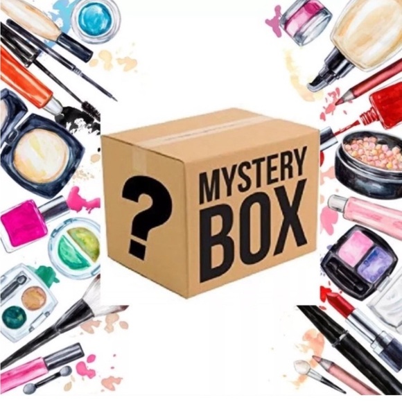 Clinique Mystery Makeup Box with variety! - Picture 1 of 1